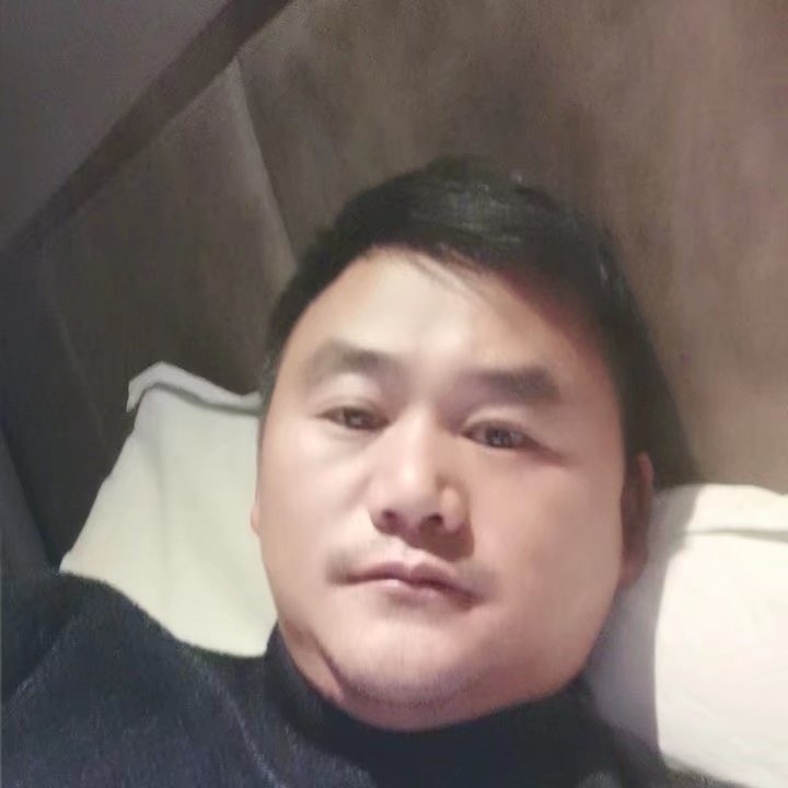 奔跑的第三张照片--包头相亲服务中心