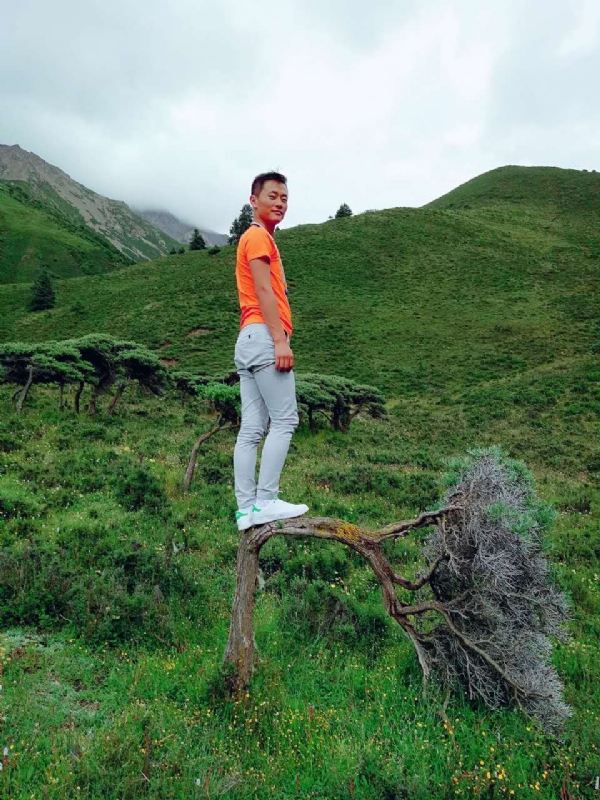 在县城出差的第二张照片--包头相亲服务中心