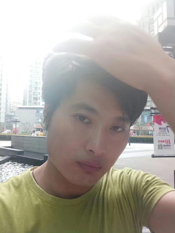 钢铁侠的第一张照片--包头相亲服务中心