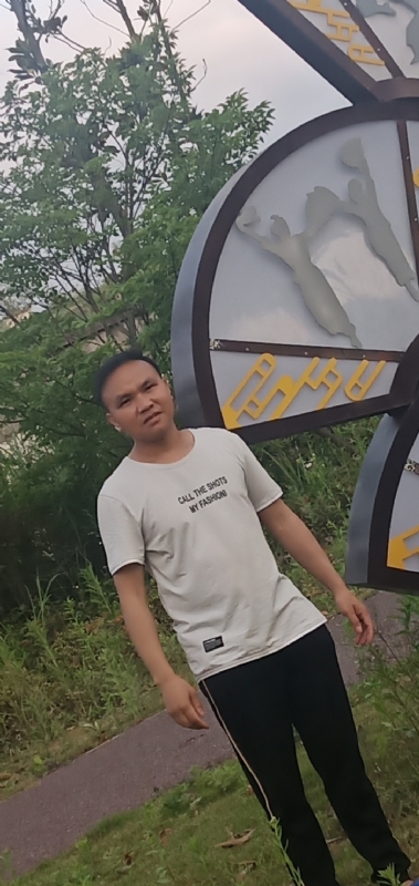 愉快的阳光的第一张照片--包头相亲服务中心