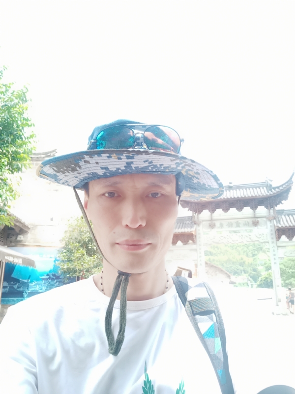 童群海的第一张照片--包头相亲服务中心