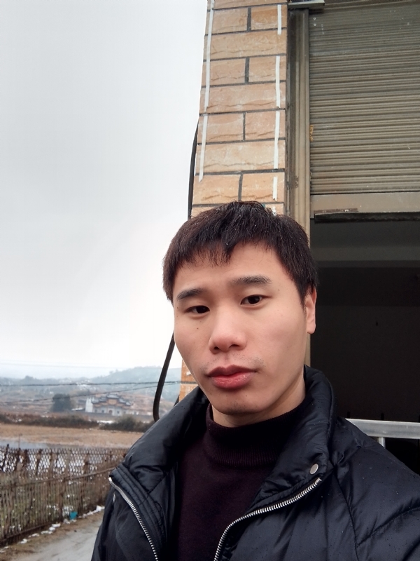 银色的羽翼的第一张照片--包头相亲服务中心