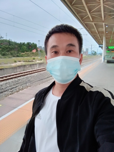 小李的第一张照片--包头相亲服务中心