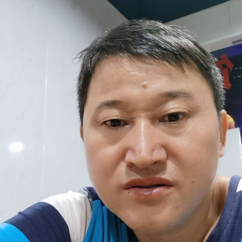 宏宏的第一张照片--包头相亲服务中心