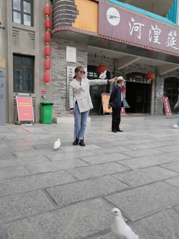 艳艳的第一张照片--包头相亲服务中心