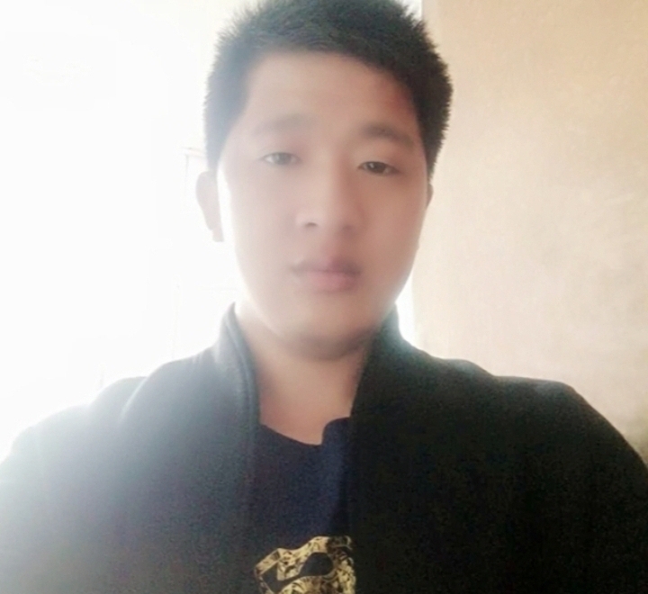 形影不离的第一张照片--包头相亲服务中心