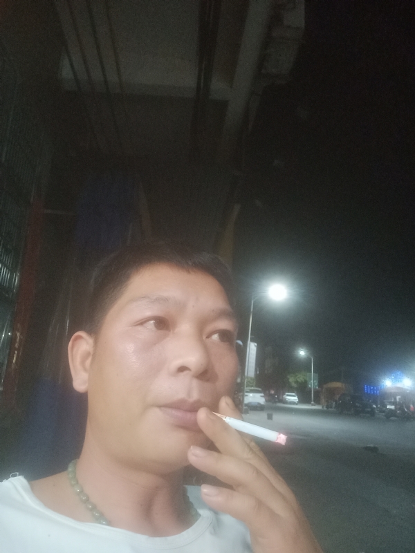 善解人意的第一张照片--包头相亲服务中心