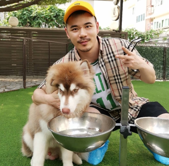 坚持的第一张照片--包头相亲服务中心