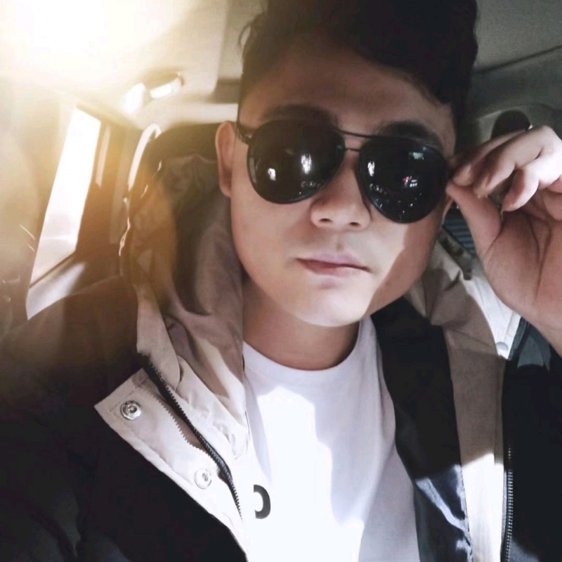 高大威武的第三张照片--包头相亲服务中心