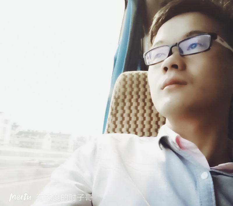 尹骏的第三张照片--包头相亲服务中心