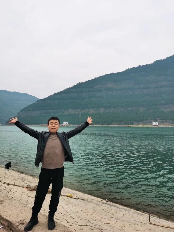 寂寞的风的第一张照片--包头相亲服务中心