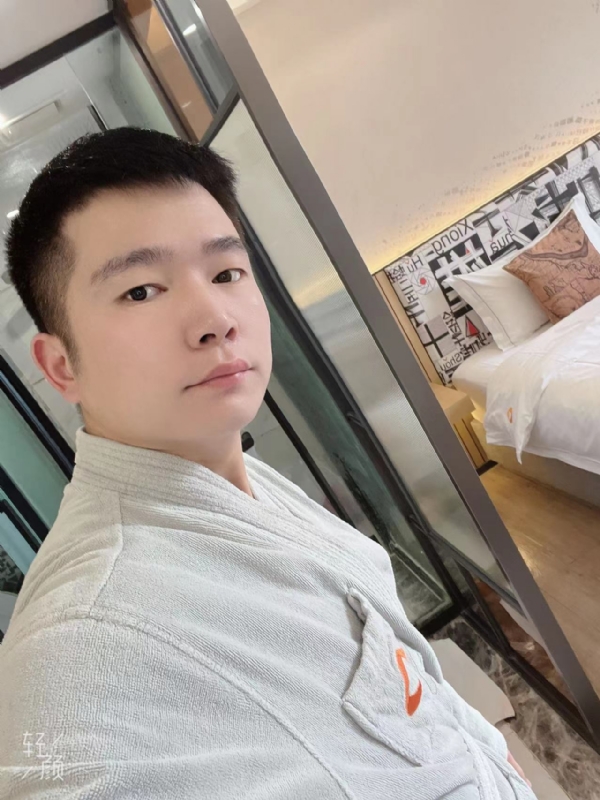 绿帽的第一张照片--包头相亲服务中心