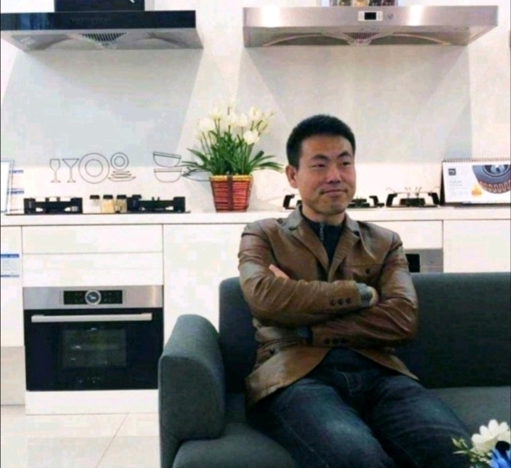 奋斗的执着的第一张照片--包头相亲服务中心