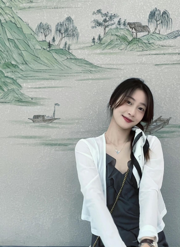 小趴菜的第一张照片--包头相亲服务中心