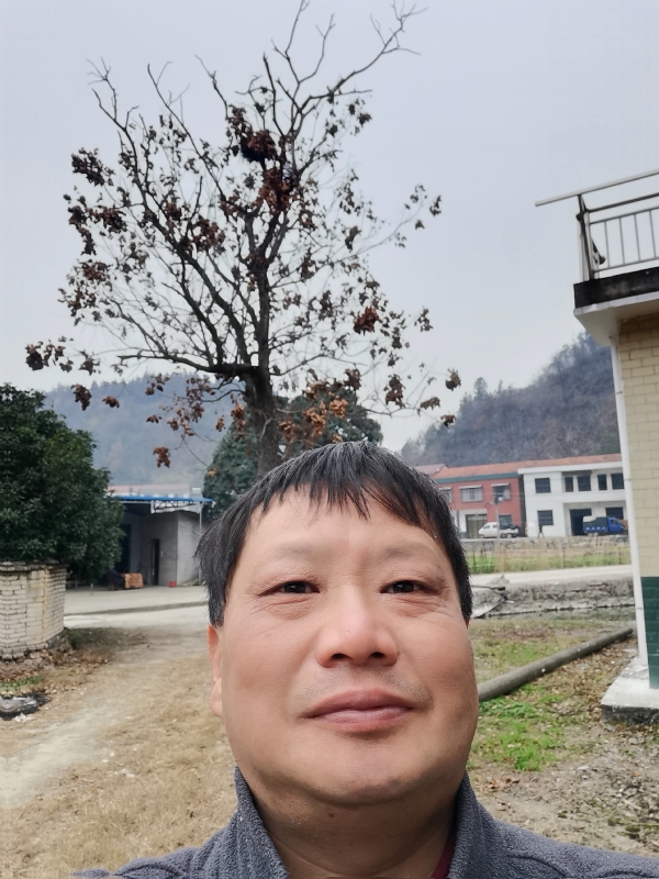 苏众青春冲浪的第一张照片--包头相亲服务中心