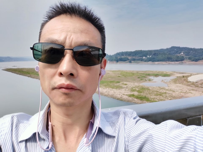 猪哥哥的第一张照片--包头相亲服务中心