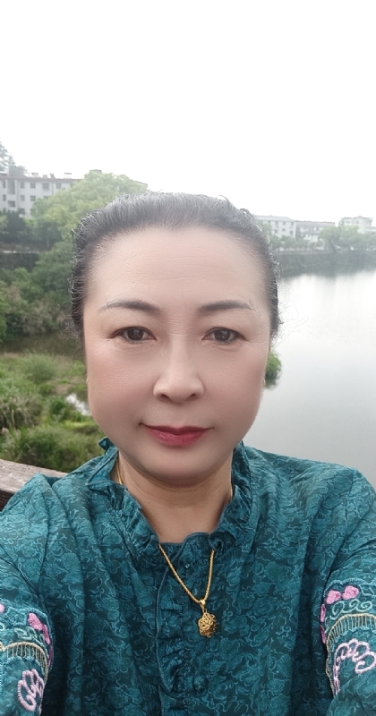 雨中情的第二张照片--包头相亲服务中心