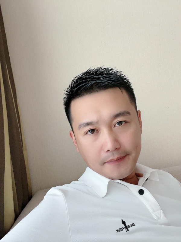 笑望人非的第一张照片--包头相亲服务中心