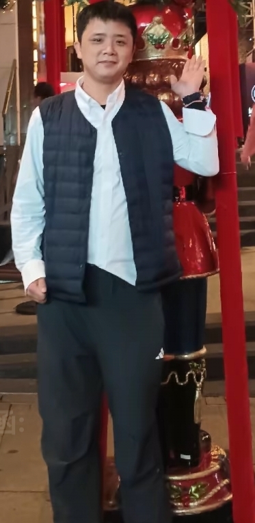 龙凤呈祥的第一张照片--包头相亲服务中心