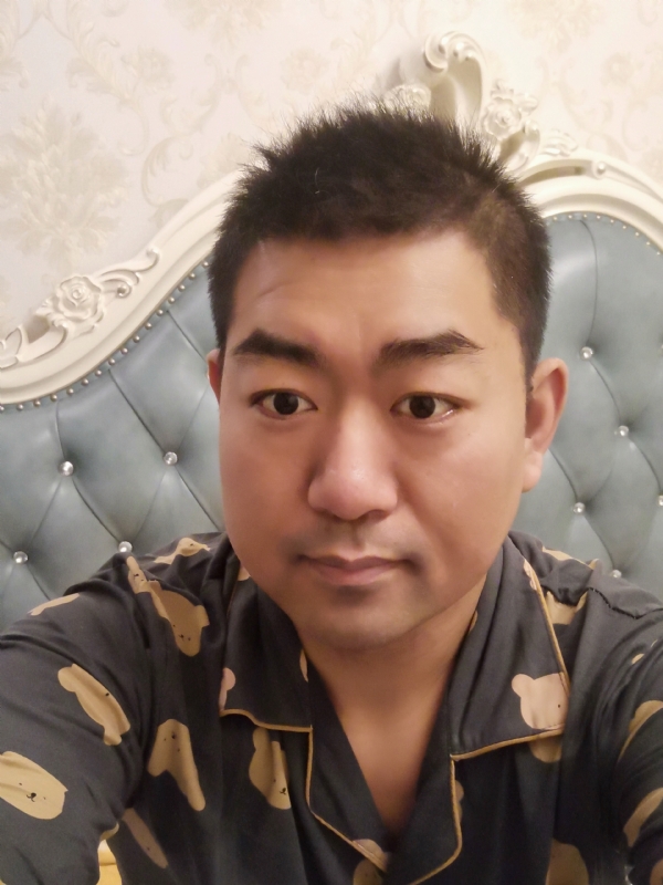 曾经的第一张照片--包头相亲服务中心