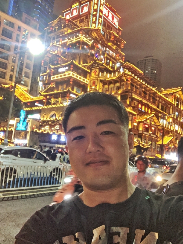 钢铁侠的第一张照片--包头相亲服务中心