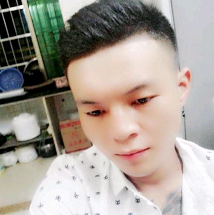 子龙的第一张照片--包头相亲服务中心