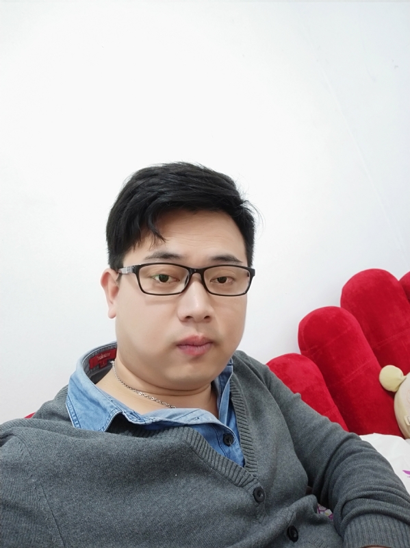 何必在亿的第一张照片--包头相亲服务中心