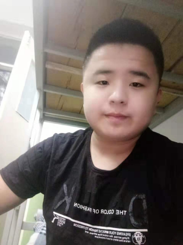 打小就爱淘气的第一张照片--包头相亲服务中心