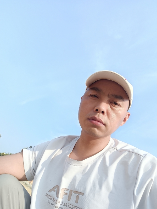 哥哥的第一张照片--包头相亲服务中心