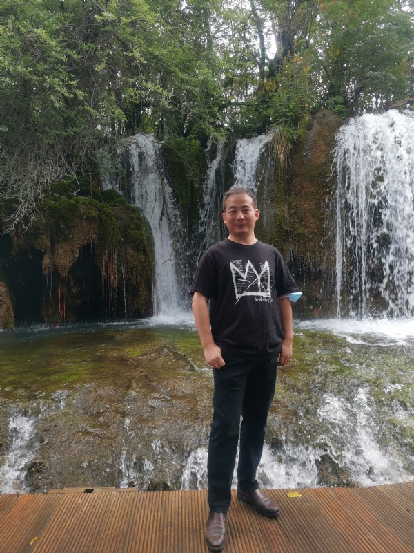 任君君的第一张照片--包头相亲服务中心