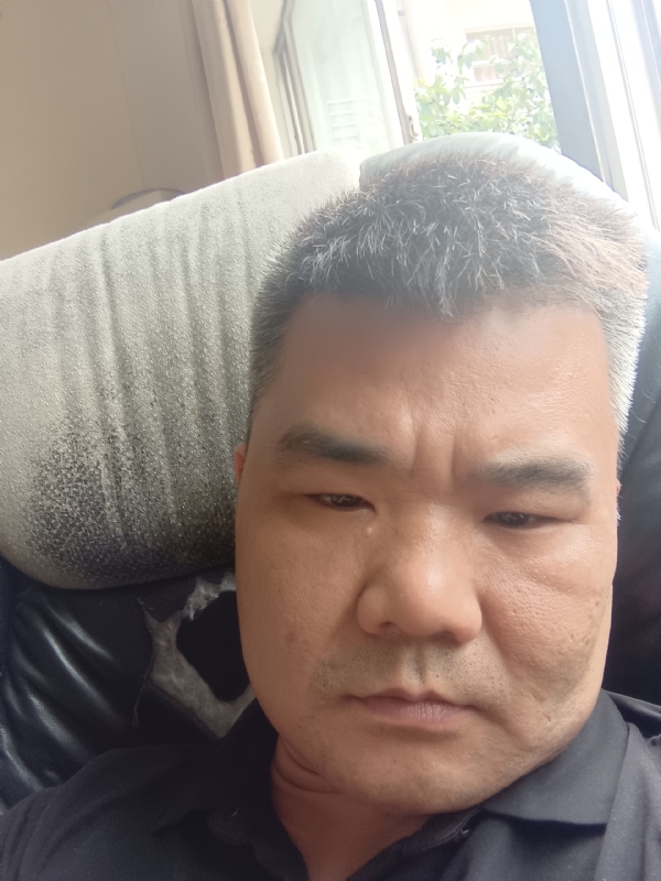 路人的第一张照片--包头相亲服务中心