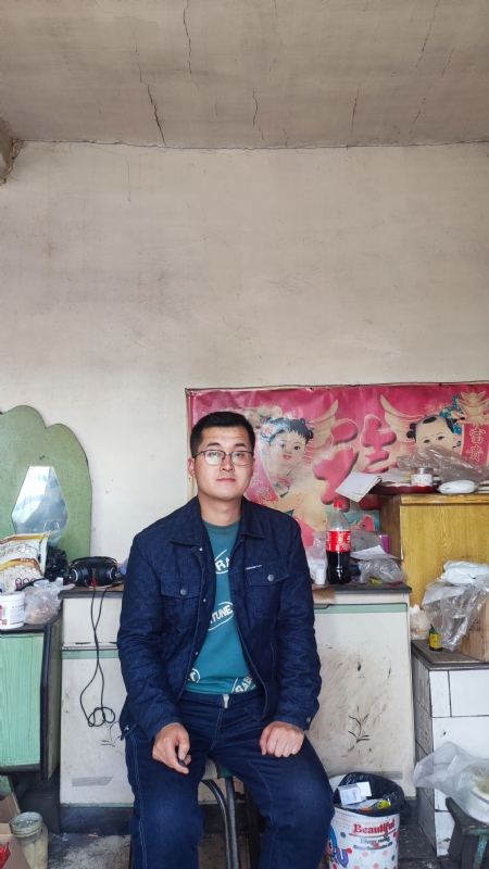 单身小王的第一张照片--包头相亲服务中心