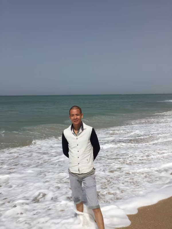 飞雪飘零的第二张照片--包头相亲服务中心