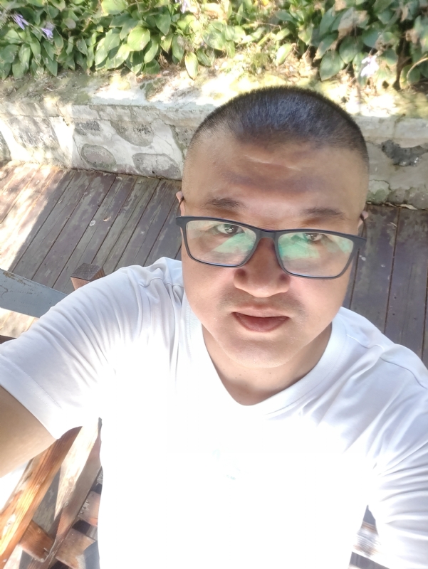 羊十八的第一张照片--包头相亲服务中心