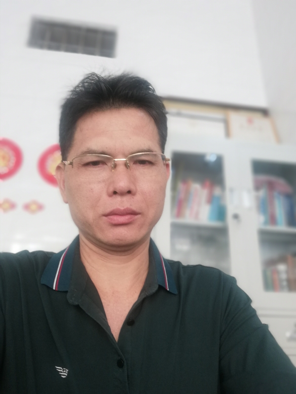 后视镜的第二张照片--包头相亲服务中心