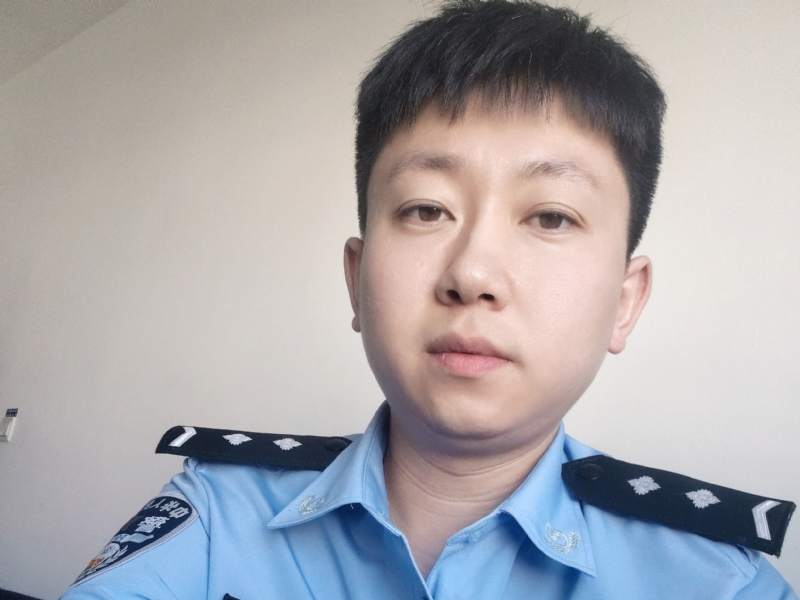 峻仔的第一张照片--包头相亲服务中心