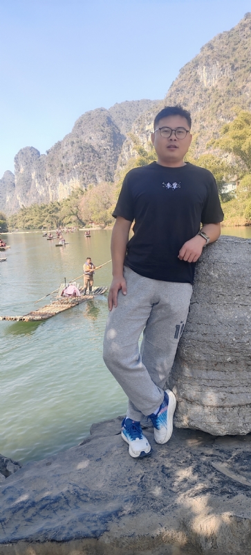 受过伤的狼的第三张照片--包头相亲服务中心