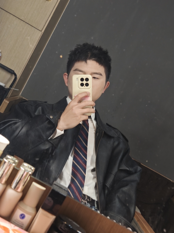 郝天翔的第一张照片--包头相亲服务中心