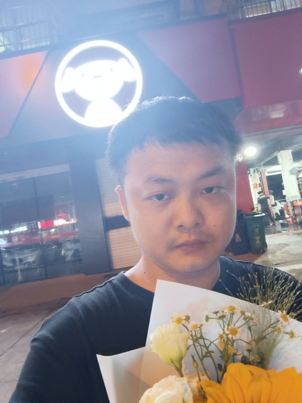 小陈的第一张照片--包头相亲服务中心