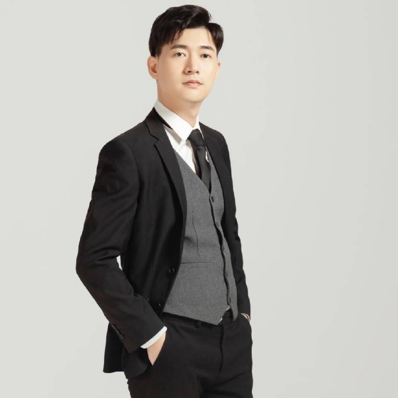 温嘉奇的第一张照片--包头相亲服务中心