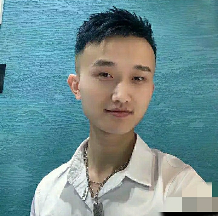 小哥哥的第一张照片--包头相亲服务中心