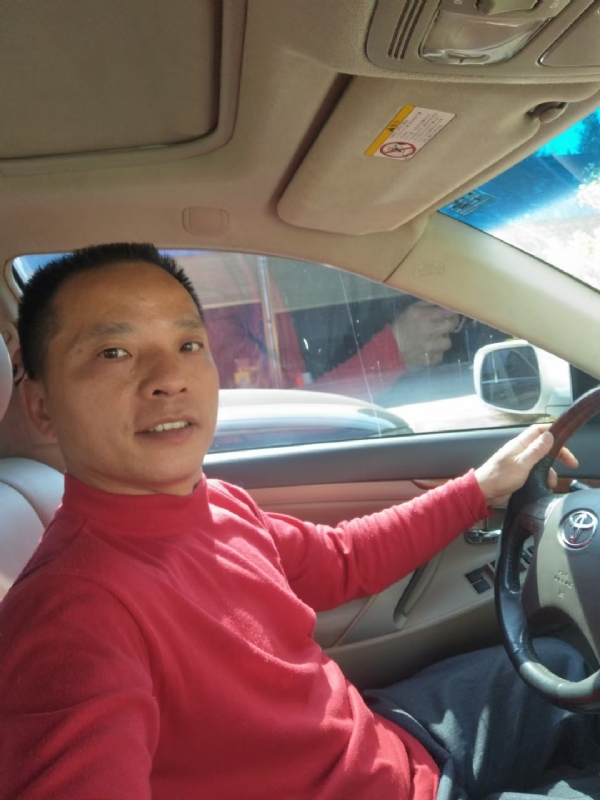 真诚征婚的第三张照片--包头相亲服务中心