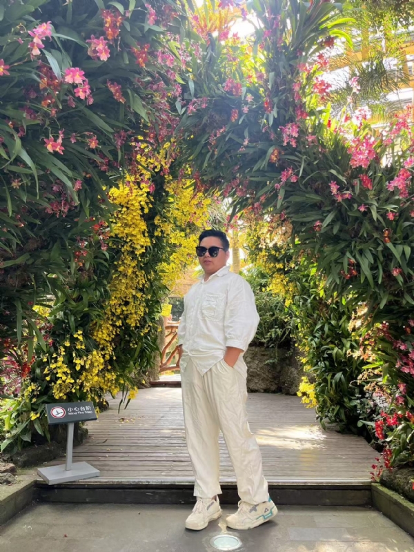 少一点的第一张照片--包头相亲服务中心