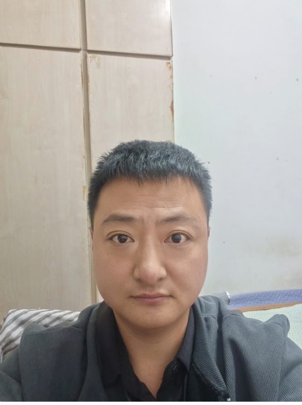 追爱大叔的第一张照片--包头相亲服务中心