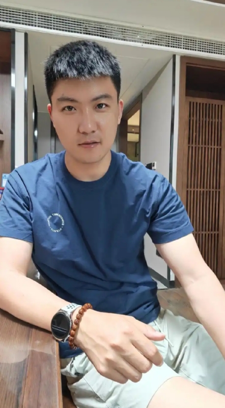 大鹏展翅的第一张照片--包头相亲服务中心