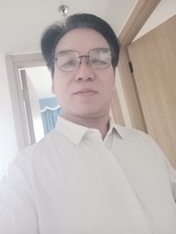 李敎授的第三张照片--包头相亲服务中心