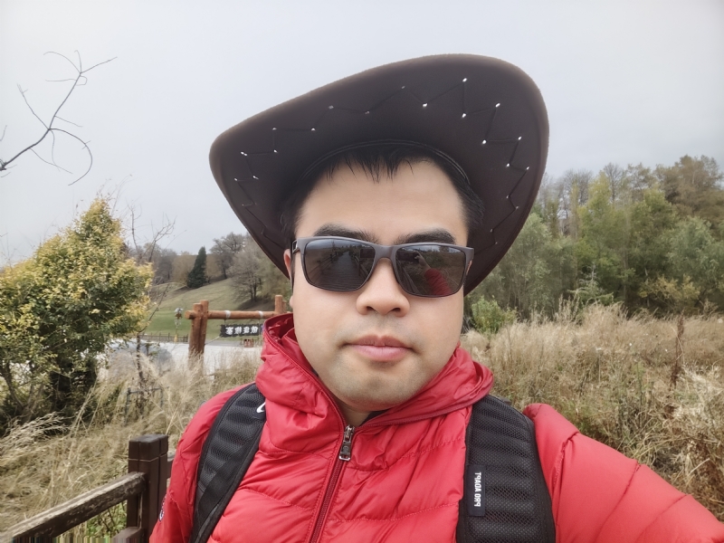 欢乐的笑的第一张照片--包头相亲服务中心